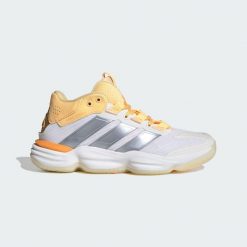 Buty halowe Court Stabil Indoor. Białe obuwie sportowe damskie Adidas, bez wzorów, trekkingowe. Za 479.00 zł.