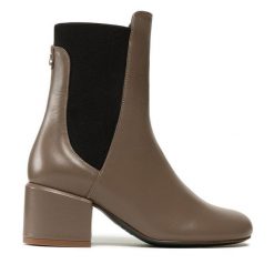 Botki Patrizia Pepe. Brązowe botki damskie Patrizia Pepe, bez obcasa, na słupku, bez zapięcia. Za 1,389.00 zł.