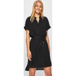 Answear - Sukienka. Żółte sukienki damskie ANSWEAR, m, bez wzorów, z materiału, casualowe, bez kołnierzyka, bez ramiączek. Za 129.90 zł.