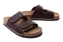 DR. BRINKMANN 600452-2 braun, klapki profilaktyczne męskie. Brązowe klapki męskie Dr. Brinkmann, ze skóry. Za 259.90 zł.