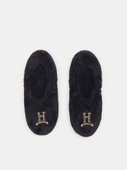 Kapcie Harry Potter - czarny. Czarne kapcie damskie Sinsay, bez wzorów. Za 29.99 zł.