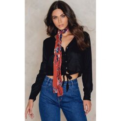 NA-KD Boho Koszula z wiązaniem - Black. Koszule damskie marki NA-KD Boho. W wyprzedaży za 60.97 zł.