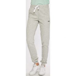 Fila - Spodnie. Szare spodnie sportowe damskie Fila, z bawełny. W wyprzedaży za 199.90 zł.