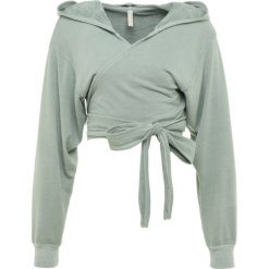 Free People HANG LOOSE WRAP Bluza rozpinana green. Bluzy sportowe damskie Free People, z bawełny. Za 349.00 zł.