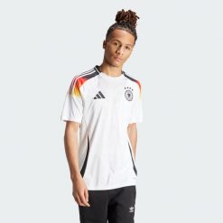 Koszulka Germany 24 Home. Białe koszulki sportowe męskie Adidas, xs, bez wzorów, z materiału, bez kołnierzyka, bez ramiączek, do piłki nożnej. W wyprzedaży za 332.65 zł.