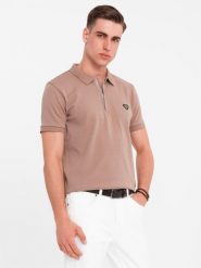Koszulka męska polo z dekoltem na zamek - jasnobrązowa V3 OM-POSS-0148 - XXL. Brązowe koszulki polo męskie Ombre Clothing, l, bez wzorów, z bawełny, bez kołnierzyka, bez ramiączek. W wyprzedaży za 79.99 zł.