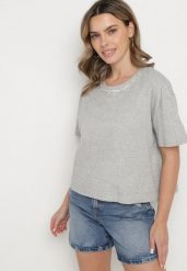 Szary Bawełniany T-shirt Ozdobiony Cyrkoniami Fadelis. Szare bluzki damskie Born2be, l, z aplikacjami, z bawełny, eleganckie, bez kołnierzyka. Za 49.99 zł.