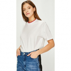 Calvin Klein - Top. Szare topy damskie Calvin Klein, z bawełny, z okrągłym kołnierzem, z krótkim rękawem. Za 279.90 zł.