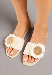 Beżowe Klapki z Szydełkowym Kwiatem 3D Ranema. Brązowe klapki damskie Born2be, bez wzorów, eleganckie, bez obcasa, na płaskiej podeszwie. Za 74.99 zł.