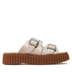 Klapki Clarks. Brązowe klapki damskie Clarks, bez wzorów, bez obcasa. Za 359.99 zł.