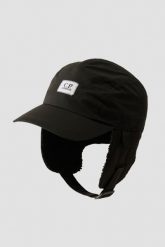 C.P. COMPANY Czarna czapka uszatka z daszkiem. Czarne czapki i kapelusze męskie C.P. Company, bez wzorów. W wyprzedaży za 479.99 zł.