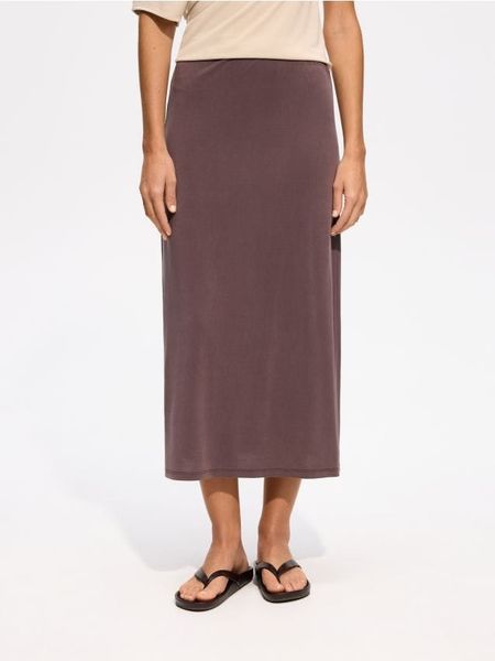 Spódnica z modalem - mahoniowy. Brązowe spódnice damskie Reserved, l, bez wzorów, z dzianiny, proste. Za 129.99 zł.