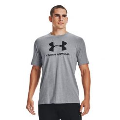 Koszulka fitness męska Under Armour Sportstyle Logo SS. Szare buty sportowe męskie Under Armour, m, bez wzorów, bez kołnierzyka, bez ramiączek, na fitness i siłownię. Za 74.99 zł.