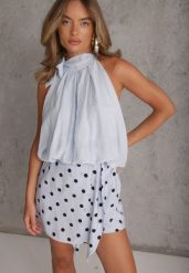 Niebieskie Wiskozowe Spódnico-Spodenki w Kropki w Stylu Retro z Wiązaniem w Talii Deneia. Niebieskie spodenki dla dziewczynek Renee, bez wzorów, z tkaniny, retro. Za 149.99 zł.