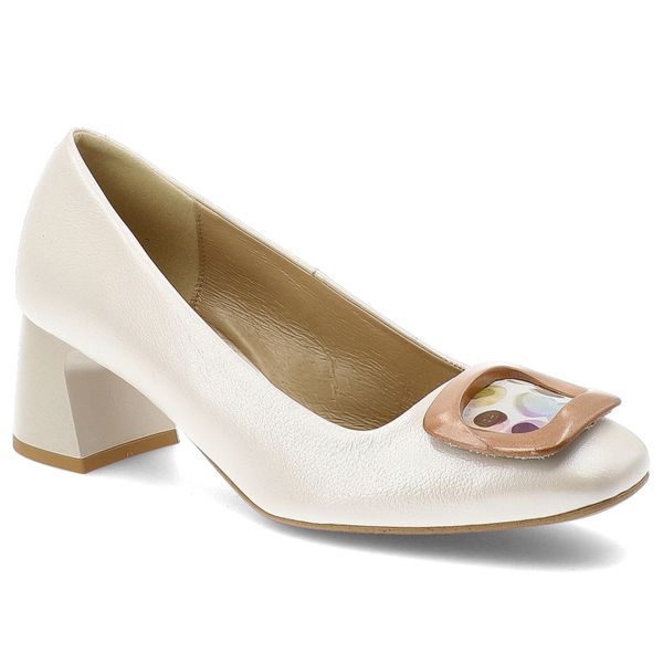 Czółenka damskie Espirito by Darex, eleganckie na obcasie z ozdobą z okrągłym noskiem wsuwane, białe, C-1396. Białe czółenka damskie Espirito, z aplikacjami, eleganckie, z okrągłym noskiem, bez obcasa, na obcasie, bez zapięcia. Za 429.00 zł.