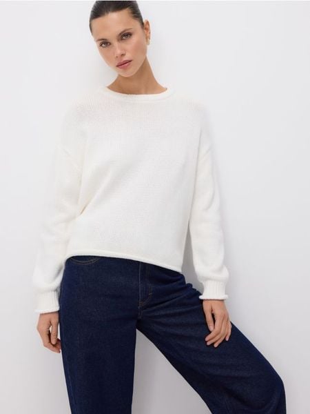 Bawełniany sweter oversize - złamana biel. Swetry damskie Reserved, l, bez wzorów, z bawełny, bez kołnierzyka, bez ramiączek, bez kaptura. Za 139.99 zł.