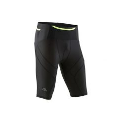 Krótkie legginsy do biegania KIPRUN COMPRESSION męskie. Legginsy sportowe męskie marki KALENJI. W wyprzedaży za 59.99 zł.