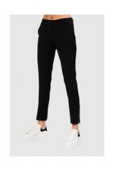 GUESS Czarne spodnie damskie, Rozmiar S. Czarne spodnie dresowe damskie Guess, s, z aplikacjami, z dresówki. W wyprzedaży za 326.99 zł.