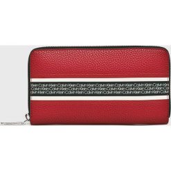 Calvin Klein - Portfel. Brązowe portfele damskie Calvin Klein, z materiału. Za 299.90 zł.