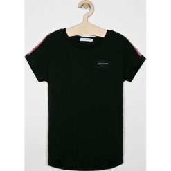 Calvin Klein Jeans - Top dziecięcy 128-176 cm. Czarne t-shirty i topy dla dziewczynek Calvin Klein Jeans, bez wzorów, z bawełny, bez ramiączek. W wyprzedaży za 129.90 zł.
