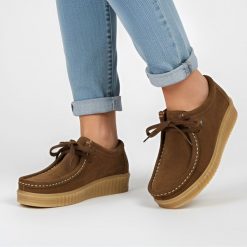 Półbuty damskie Hee, wsuwane z zamszową cholewką i na płaskiej podeszwie, brązowe, 84765. Brązowe półbuty damskie Hee, bez wzorów, z gumy, boho, bez obcasa, na płaskiej podeszwie, bez zapięcia. Za 331.99 zł.