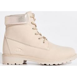 Buty trapery - Beżowy. Brązowe śniegowce i trapery damskie Sinsay. W wyprzedaży za 69.99 zł.