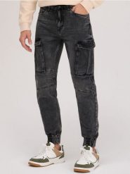 Jeansy jogger cargo - czarny. Czarne jeansy męskie Sinsay. W wyprzedaży za 37.99 zł.