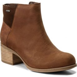 Botki CLARKS - Devreeviolagtx GORE-TEX 261287564 Dark Tan. Botki damskie marki Clarks. W wyprzedaży za 409.00 zł.
