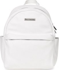 Beltimore Biały mały skórzany plecak damski elegancki plecaczek A5 Beltimore P15. Białe plecaki damskie Beltimore, bez wzorów, eleganckie. Za 239.99 zł.