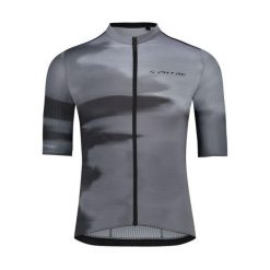 S-PHYRE LEGGERA Koszulka z krótkim rękawem S24, czarny. Czarne buty sportowe męskie Shimano, bez zapięcia, rowerowe. Za 549.90 zł.