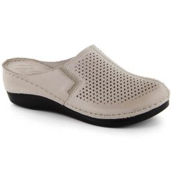 Skórzane klapki damskie pełne koturn gumka taupe T.Sokolski L26-164. Klapki damskie T.Sokolski, bez wzorów, ze skóry, bez obcasa, na koturnie. Za 229.99 zł.