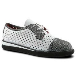 Półbuty damskie Lanqier, wykonane z materiału o otwartej ażurowej strukturze z kontrastowymi wzmocnieniami z klasycznym sznurowaniem, białe, 46C2339. Białe półbuty damskie Lanqier, na lato, w ażurowe wzory, z materiału, eleganckie, z otwartym noskiem, bez obcasa, bez zapięcia. Za 229.00 zł.