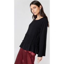 Rut&Circle Bluzka odcinana w talii Venda - Black. Bluzki damskie marki Rut&Circle. Za 60.95 zł.