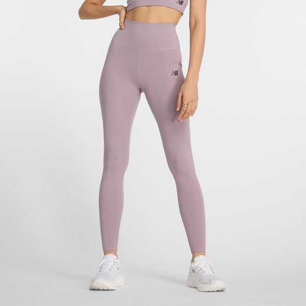 Legginsy damskie New Balance WP41127ICW – różowe. Czerwone legginsy damskie New Balance, l, bez wzorów, z materiału, z podwyższonym stanem, na fitness i siłownię. Za 129.99 zł.