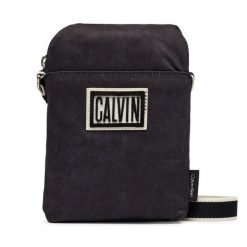 Saszetka Calvin Klein. Czarne saszetki męskie Calvin Klein, młodzieżowe, małe. Za 289.99 zł.