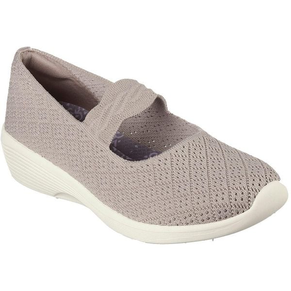 Baleriny damskie Skechers Arya That's Sweet. Brązowe baleriny damskie Skechers, bez wzorów, z materiału, bez obcasa. Za 490.00 zł.