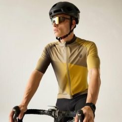 Koszulka Dare 2B Lightning Printed. Brązowe buty sportowe męskie Dare 2b, bez zapięcia, rowerowe. W wyprzedaży za 249.99 zł.