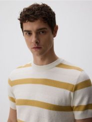 Bawełniany sweter z krótkim rękawem - wielobarwny. Swetry przez głowę męskie Reserved, l, bez wzorów, z bawełny, bez kołnierzyka. Za 99.99 zł.