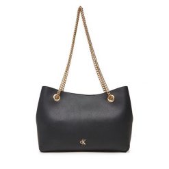 Torebka Calvin Klein. Czarne torebki do ręki damskie Calvin Klein, bez wzorów, wizytowe, bez dodatków. Za 369.99 zł.