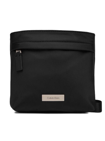 Calvin Klein Saszetka Sleek Slim Flatpack LV04D3234G Czarny. Czarne saszetki męskie Calvin Klein, z materiału. Za 199.99 zł.