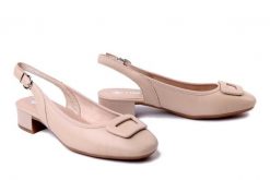 RIEKER 43456-62 beige, czółenka damskie. Brązowe czółenka damskie Rieker, bez wzorów, bez obcasa, bez zapięcia. Za 271.92 zł.