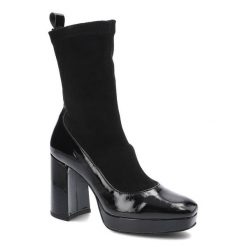 Czarne Botki Damskie Simen Modne Eleganckie Buty. Czarne botki damskie Simen, na jesień, ze skóry, eleganckie, przed kolano, bez obcasa, na obcasie, bez zapięcia. Za 339.00 zł.