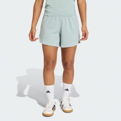 Szorty Pacer Workout Waffle. Zielone szorty sportowe damskie Adidas, bez wzorów, sportowe, na fitness i siłownię, climacool (adidas). Za 199.00 zł.