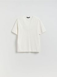 Sweter z krótkim rękawem - biały. Białe swetry przez głowę męskie Reserved, l, bez wzorów, z bawełny, bez kołnierzyka. Za 89.99 zł.