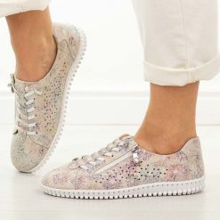 Wielokolorowe ażurowe skórzane półbuty damskie Cambell 07351. Obuwie sportowe damskie Cambell, na jesień, w ażurowe wzory, z jeansu, casualowe, z okrągłym noskiem, bez obcasa, bez zapięcia. Za 229.00 zł.