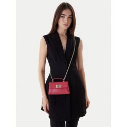 Torebka Furla. Czerwone torebki do ręki damskie Furla, bez wzorów, klasyczne, bez dodatków. Za 939.99 zł.