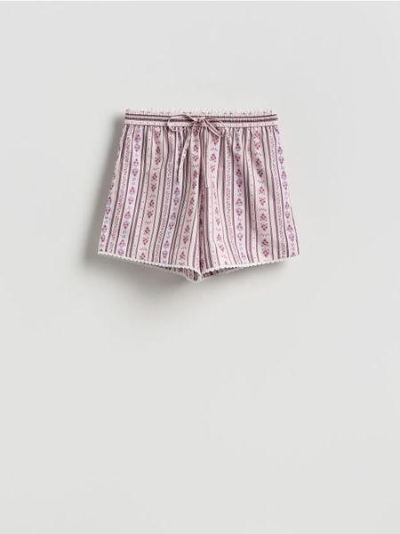 Szorty z ozdobną wstawką - wielobarwny. Szorty damskie Reserved, l, bez wzorów, z bawełny, klasyczne. Za 139.99 zł.