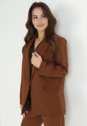 Brązowa Marynarka Oversize Niezapinana Basi. Brązowe żakiety damskie Born2be, l, bez wzorów. Za 119.99 zł.