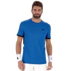 Koszulka tenisowa męska Lotto Squadra III Tee. Niebieskie koszulki sportowe męskie Lotto, m, bez wzorów, z materiału, bez kołnierzyka, bez ramiączek, na fitness i siłownię. Za 145.00 zł.
