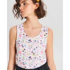 Bluzka z wycięciami - Biały. Bluzki damskie Cropp. W wyprzedaży za 9.99 zł.